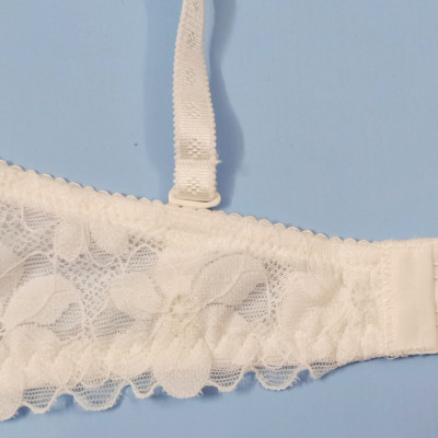 [BST mới] Áo lót ren nữ nâng ngực đệm mút dày 3cm Vicci AV.02 cúp xéo có gọng siêu nâng ngực, dây vai có thể tháo rời, chất liệu ren dệt mềm mịn, họa tiết hoa tinh tế