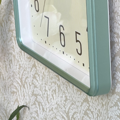 Đồng hồ treo tường Nhật Bản Rhythm CMG598NR05 – Kt 25.2 x 25.2 x 4.3cm, 500g Vỏ nhựa. Dùng Pin.