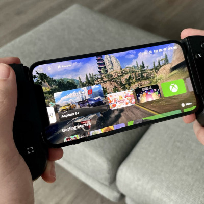 [Mới, hàng chính hãng] Tay cầm điện thoại Razer Kishi V2-Gaming Controller for iPhone