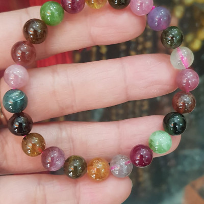  Vòng tay phong thuỷ may mắn đá tourmaline màu bóng đẹp lắm size hạt vòng 8mm đá tự nhiên đeo tốt sức khoẻ, may mắn, tốt cho công việc đeo lên tay bóng đẹp màu rất xinh đẹp ạ