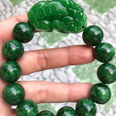 VÒNG TAY PHONG THỦY ĐÁ CẨM THẠCH TỲ HƯU HÚT TÀI LỘC MAY MẮN VÒNG NAM MỆNH THỦY , MỆNH MỘC ĐEO Ạ NAM TAY TO 75KG - 90KG ĐEO