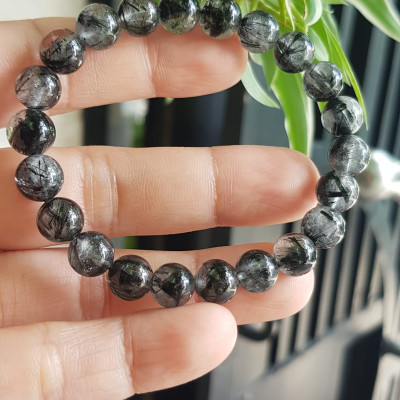 Vòng tay thạch anh tóc đen tự nhiên nữ size hạt 8mm màu đen trắng bóng đẹp hợp mệnh thủy mệnh Mộc đeo đẹp may mắn hợp mệnh tuổi tốt sức khỏe công việc  ạ