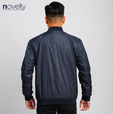 Áo jacket nam không nón họa tiết in chìm kháng nước Novelty xanh đen 2203372