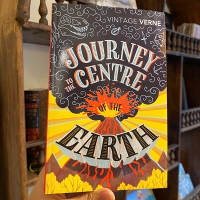 Sách - Journey to the Centre of the Earth by Jules Verne | Classics / Science Fiction / Ngoại văn
