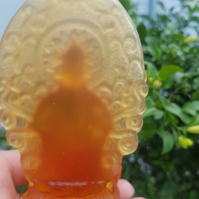 Tượng Phật Quan Âm Đá Lưu Ly Vàng Mới để trong xe hơi hoặc để bàn cao 12cm đk 7cm đế 5cm Mệnh Kim mệnh Thổ mệnh Thủy ạ