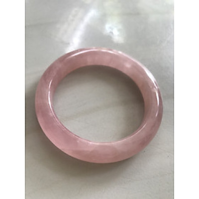 Vòng Thạch Anh Hồng Tự Nhiên Bản Hẹ Mới đẹp Ni 52mm Cao 11mm Dầy 8mm Màu Hồng xinh bóng đẹp Nữ mệnh Hỏa mệnh Thổ tay nhỏ đeo 45kg - 52 kg ạ