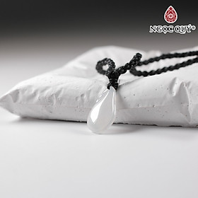 Mặt dây chuyền hình chiếc lá đá cẩm thạch type A 22x8mm mệnh hỏa mộc - Ngọc Quý Gemstones