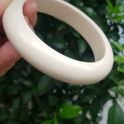 Vòng Tay Nam Bản hẹ Màu Trắng vân đẹp Ni 67mm x cao 16mm x dầy 11mm Nam tay tròn to nặng 78kg - 88kg đeo ạ