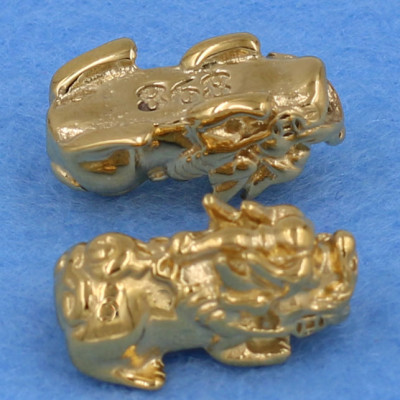 Vòng tay đá White Howlite 12 ly - cẩn Tỳ Hưu Phong Thủy inox vàng VHLTHHBV12 - hợp mệnh Kim, mệnh Thủy