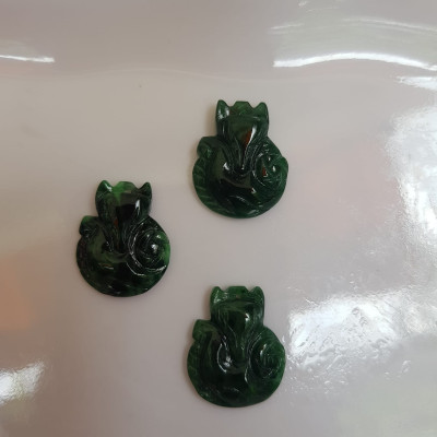 Mặt dây chuyền Hồ Ly xanh đậm bóng đẹp Size 19mmx Ngang 16mm x Sâu 4mm Chất liệu đá cẩm thạch tự nhiên xanh đậm nữ bọc vàng lên đeo đẹp sang ạ