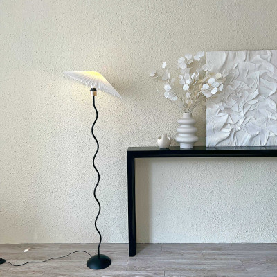 Đèn cây đứng decor đọc sách, đèn ngủ cho phòng ngủ, phòng khách kiểu sóng lượn Hàn Quốc màu đen DC001D