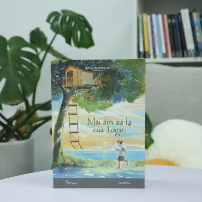 Sách - Mái Ấm Xa Lạ Của Logan - AZ Việt Nam