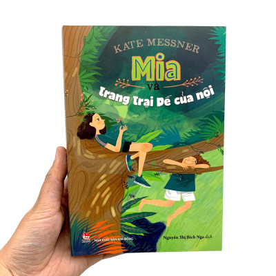 Mia Và Trang Trại Dế Của Nội