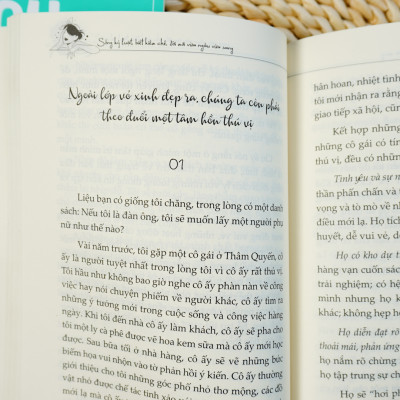 Bộ 4 Cuốn Sách Cẩm Nang Tuyệt Mật Của Phụ Nữ: Xé Vài Trang Thanh Xuân, Kế hoạch tự tin, Sống Kỷ Luật, Biết Kiềm Chế Và Sống An Nhiên Đời Bình Yên