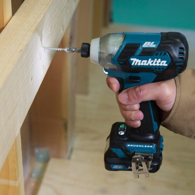 MÁY VẶN VÍT DÙNG PIN 10.8V (135 N·M) MAKITA TD111DZ (KHÔNG KÈM PIN VÀ ĐẾ SẠC) - HÀNG CHÍNH HÃNG