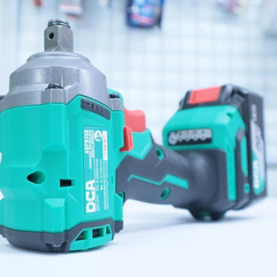 MÁY SIẾT BU LÔNG KHÔNG CHỔI THAN DÙNG PIN 20V/4AH*2 SẠC 2A DCA ADPB358EM - HÀNG CHÍNH HÃNG