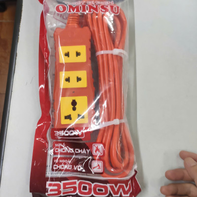 Ổ cắm điện 3 cửa lõi sứ có dây Ominsu Q3500C Plus 3500w, bảo hành 2 năm