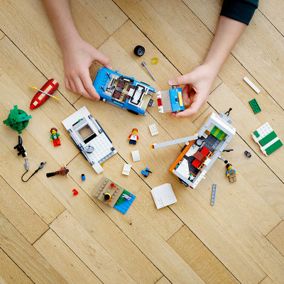 LEGO CREATOR 31108 Căn Nhà Dã Ngoại Gia Đình (766 chi tiết)