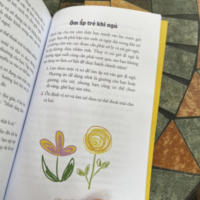 (Bìa mềm, in màu) CON TẬP ĐI CHAM MẸ TẬP BÌNH TĨNH – Stacy Spensley – Khánh Trang dịch - Thái Hà - NXB Lao Động