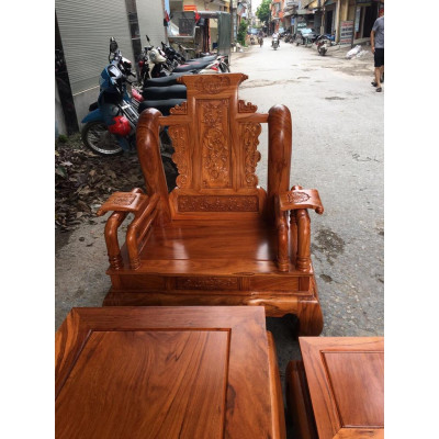 Bộ bàn ghế tần thuỷ hoàng gỗ gõ đỏ cột 12, cột liền, yếm liền, mặt bàn là ván liền.