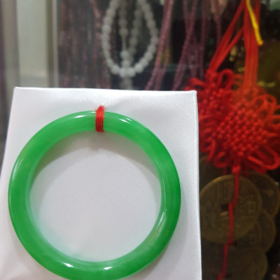 Vòng đeo Tay Đá Cẩm Thạch Lý K 48 Size vòng 48mm x dầy 7,2mm Xanh lá Nữ mệnh mộc hỏa thủy cân nặng 35kg - 48kg đeo đẹp ạ