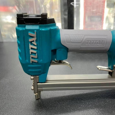 SÚNG BẮN ĐINH CHỮ U 13MM (0,4-0,7MPA) DÙNG HƠI TOTAL TAT8131-3 - HÀNG CHÍNH HÃNG