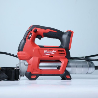 MÁY BƠM MỠ PIN 18V MILWAUKEE M18 GG-0 (TẶNG PIN 3AH + SẠC M12-18C) - HÀNG CHÍNH HÃNG