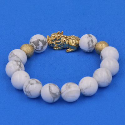 Vòng tay đá White Howlite 12 ly - cẩn Tỳ Hưu Phong Thủy inox vàng VHLTHHBV12 - hợp mệnh Kim, mệnh Thủy