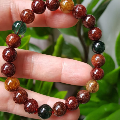 Vòng tay phong thủy đá thạch anh tóc tam tài vip 8li5 hay 8,5mm tuyệt phẩm tuyệt đẹp thiên nhiên ban tặng có tác dụng chiêu tài hút lộc vòng thạch anh tóc màu sắc sang trọng đẹp quyến rũ quyền lực ý nghĩa may mắn, tài lộc tiền tài và sức khỏe ạ