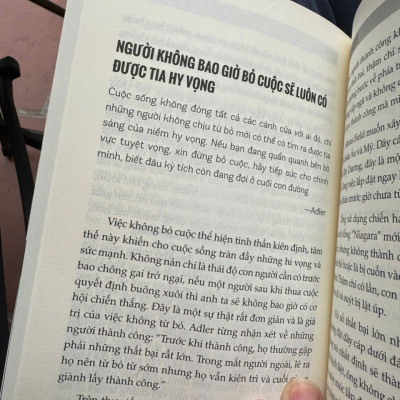 BỘ 9 CUỐN “KHAI SÁNG CUỘC ĐỜI - LỜI KHUYÊN TỪ 9 TRIẾT GIA VĨ ĐẠI”- Bizbooks