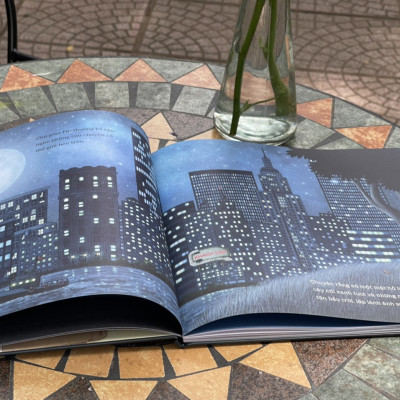 (Giải thưởng Văn học thiếu nhi Canada) (Bìa cứng) (Sách tranh thiếu nhi in màu) DỰ ÁN ĐẦU VOI ĐUÔI CHUỘT - CUỘC TẨU THOÁT – Anh Em Nhà Fan – Sanhobooks