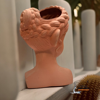 Chậu Gốm Đất Nung Hình Cô Gái Tóc Bím - Chậu Decor Sân Vườn