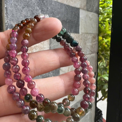 Vòng Chuỗi Nữ Đá tourmaline quấn 3 vòng size hạt 4mm nhiều màu đa sắc Chị Em Nữ đeo tay rất xinh đẹp may mắn tốt cho công việc cuộc sống ạ