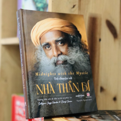 Sách Trò Chuyện Với Nhà Thần Bí ( Midnight With The Mystic ) + Bộ Thẻ Ảnh Sahguru - Sách Tôn Giáo Tâm Linh, Nghệ Thuật Sống - Hiệu Sách Genbooks, Bìa Cứng In Màu