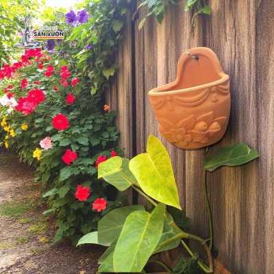 Chậu Ốp Tường Đất Nung Tròn Dáng Trứng Hoa | Trang Trí Ban Công Treo Tường | Wall Decor | 14 ×17cm