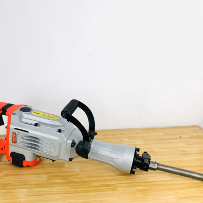 MÁY ĐỤC BÊ TÔNG 30 LY BTEC BT8811 (1800W)- HÀNG CHÍNH HÃNG