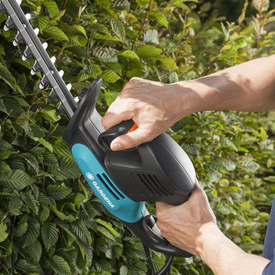 Máy tỉa hàng rào cây cảnh chạy điện Gardena 09832-20