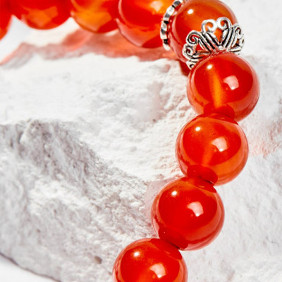Vòng Tay Phong Thủy Nữ Đá Mã Não Đỏ Phối Charm Cung Hoàng Đạo Ma Kết (8mm) Mệnh Hỏa, Thổ Ngọc Quý Gemstones