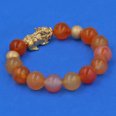 Vòng tay Mã Não Cam 12 ly - cẩn Tỳ Hưu Phong Thủy inox vàng VMNCTHHBV12 - hợp mệnh Hỏa, mệnh Thổ