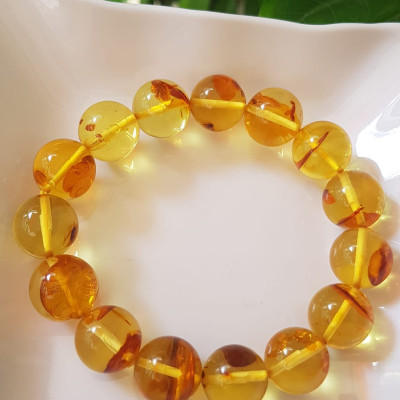 Vòng Hổ Phách tự nhiên Size Nam 14,5mm Vòng Vip cao cấp sịn hiếm quá đẹp xuất sắc 14,5mm Đá Hổ Phách Màu Vàng Anh trong bắt ánh sáng ánh lên quá đẹp đẳng cấp sang luôn Vòng chuẩn hợp Nam mệnh Kim mệnh Thổ mệnh Thủy đeo ạ