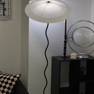 Đèn cây đứng decor đọc sách, đèn ngủ cho phòng ngủ, phòng khách kiểu sóng lượn Hàn Quốc màu đen DC001D