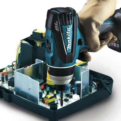 MÁY VẶN VÍT 4 CHẾ ĐỘ DÙNG PIN (BL)(18V) MAKITA DTP141RTE (01 SẠC NHANH – 02 PIN 18V/ 5.0AH) - HÀNG CHÍNH HÃNG