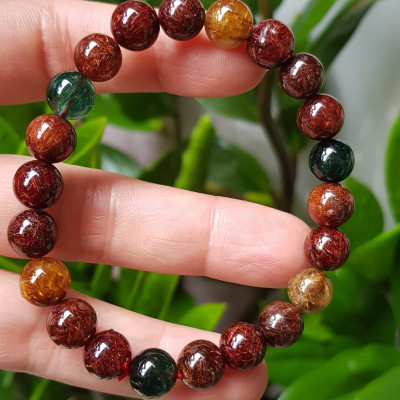 Vòng tay phong thủy đá thạch anh tóc tam tài vip 8li5 hay 8,5mm tuyệt phẩm tuyệt đẹp thiên nhiên ban tặng có tác dụng chiêu tài hút lộc vòng thạch anh tóc màu sắc sang trọng đẹp quyến rũ quyền lực ý nghĩa may mắn, tài lộc tiền tài và sức khỏe ạ
