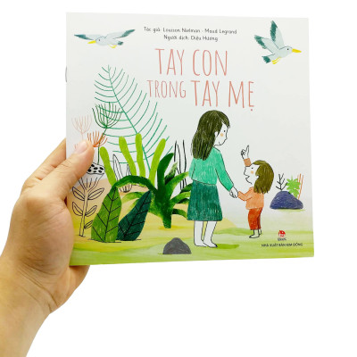 Tay Con Trong Tay Mẹ