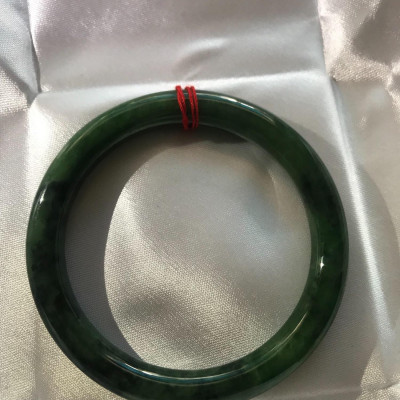 VÒNG CẨM THẠCH DẦU A54 BÓNG ĐẸP XANH XẬM ĐEN BÓNG DẦU ĐÁ THIÊN NHIÊN NỮ 50kg đến 58kg 