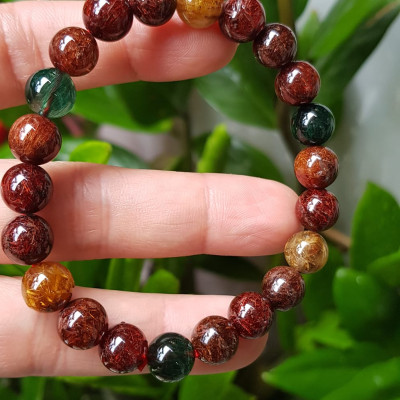 Vòng tay phong thủy đá thạch anh tóc tam tài vip 8li5 hay 8,5mm tuyệt phẩm tuyệt đẹp thiên nhiên ban tặng có tác dụng chiêu tài hút lộc vòng thạch anh tóc màu sắc sang trọng đẹp quyến rũ quyền lực ý nghĩa may mắn, tài lộc tiền tài và sức khỏe ạ