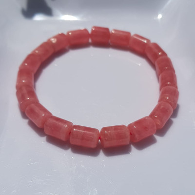 Vòng tay Đá Đào Hoa đẹp Vip hàng đẹp  Chất liệu đá đào hoa Lu Thống Khúc bóng mượt đẹp 6,8mm x dài 10mm Màu hồng tươi bóng đẹp  Nữ mệnh hỏa, mệnh thổ ạ Công dụng may mắn, tài lộc, tốt sức khỏe, xinh đẹp tay ạ