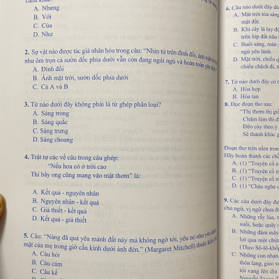 Combo 2 cuốn sách 100 Đề trắc nghiệm đánh giá năng lực môn Tiếng Việt ( tập 1 + tập 2)