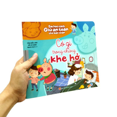 Em Học Cách Giữ An Toàn Cho Bản Thân - Có Gì Trong Khe Hở