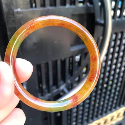 VÒNG CẨM THẠCH TỨ QUÝ NI 52MM MỚI ĐẸP  MÀU  TỨ QUÝ NỮ 50KG ĐẾN 62KG